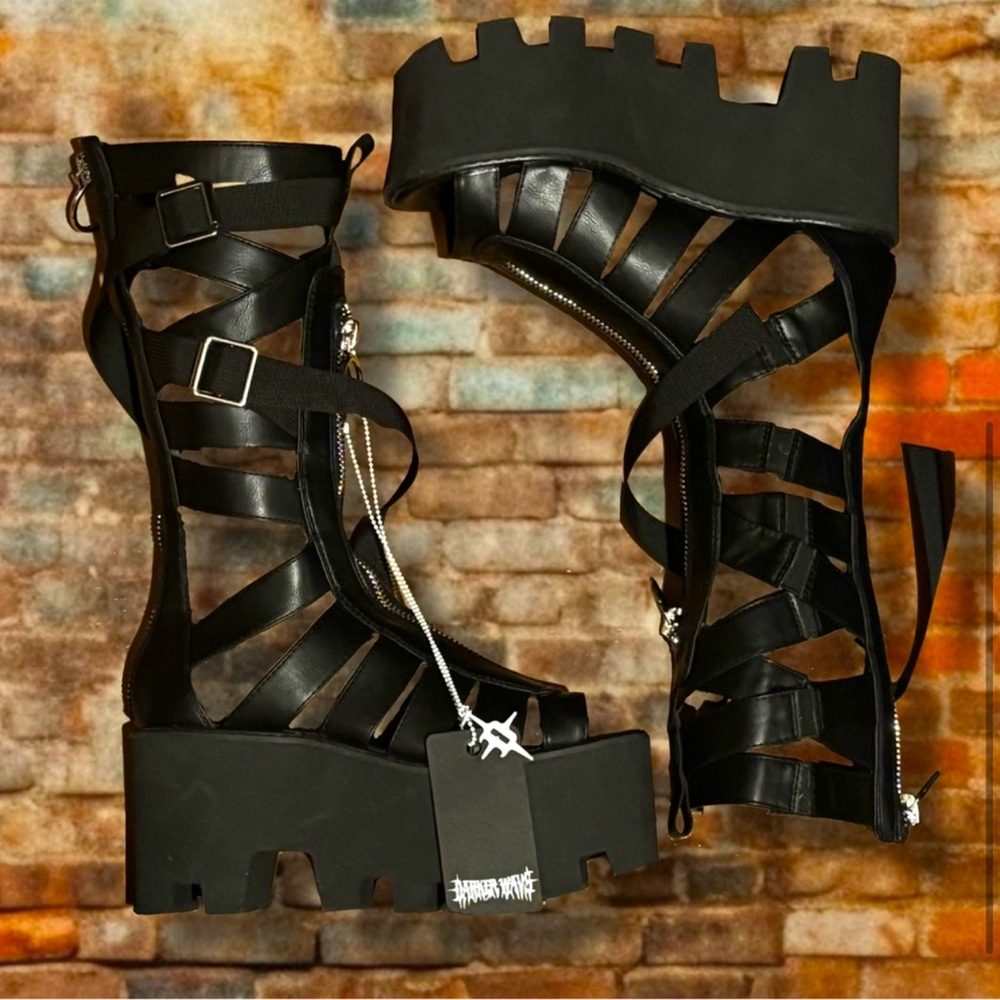 NIB DARKER WAVS PLATFORM BOOTS DEADSTOCK | SIZE 9